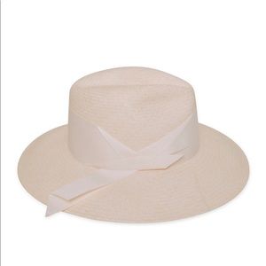 Gorgeous Freya Gardenia Hat in Bone - barely worn